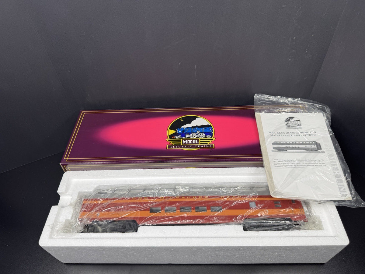MTH 20-6752 Milwaukee Road 70' full-length vista dome passenger car #53 EX13