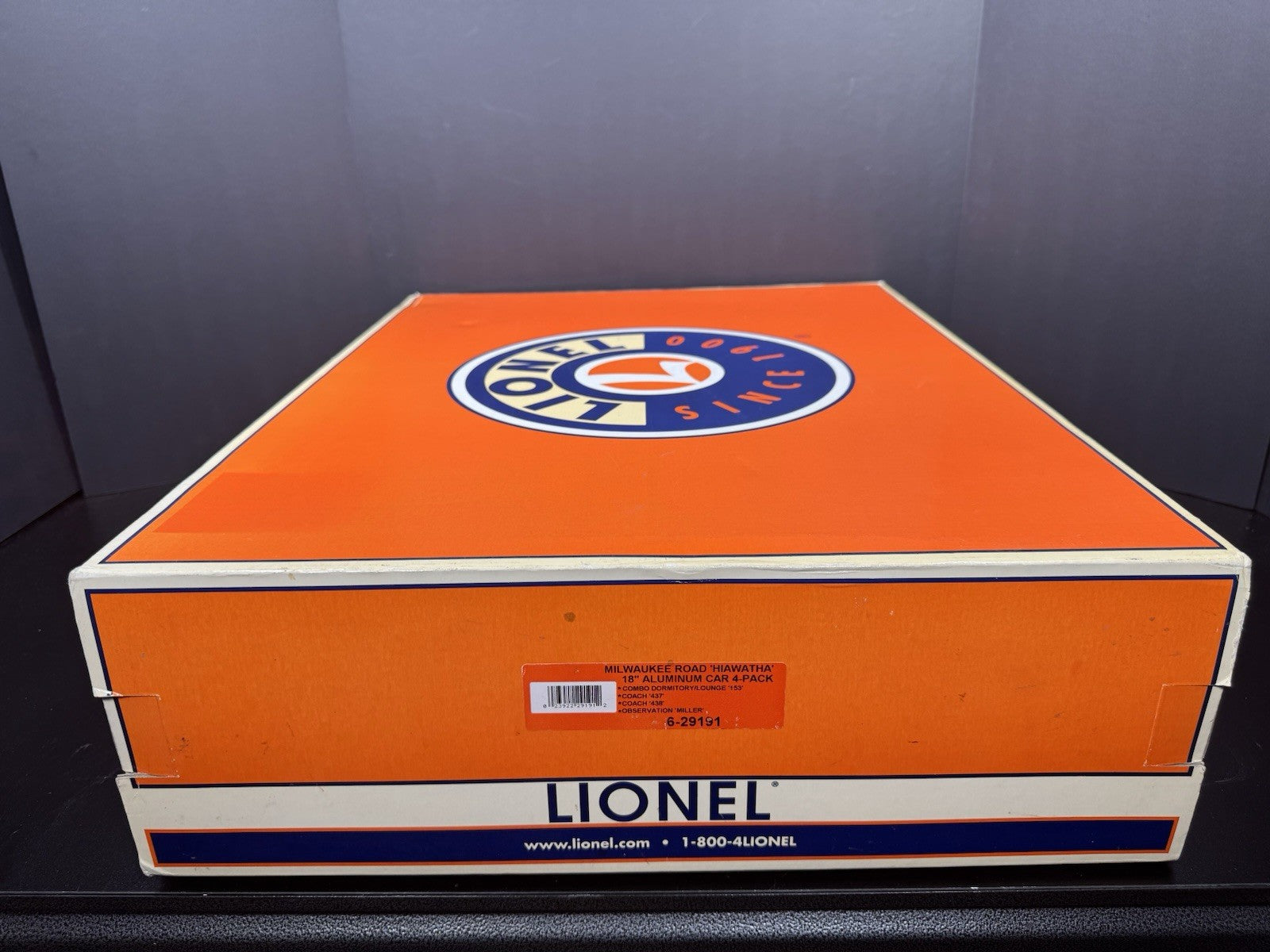 Lionel 6-29191 Milwaukee Road Hiawatha beaver tail 18" passenger 4-car set LNIB14