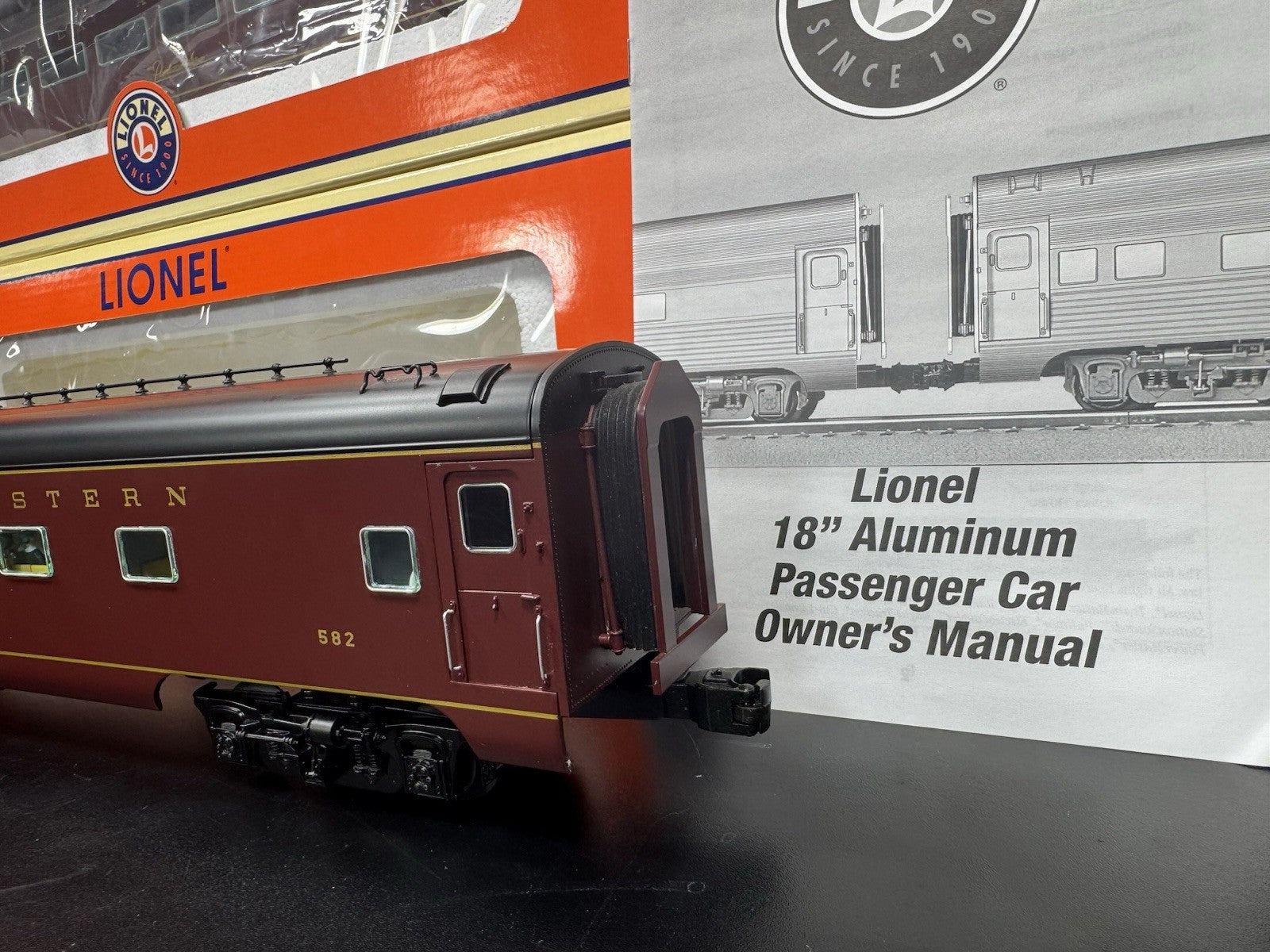 Lionel 6-29182 Norfolk & Western Powhatan Arrow 18" passenger 4-car set EX5