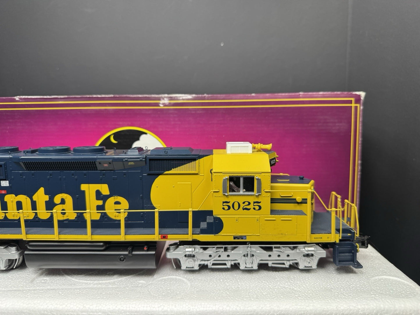 MTH 20-20245-1 Santa Fe SD40-2 diesel engine #5025 PS3 LNIB8