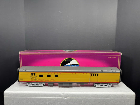 MTH 20-6853 Union Pacific UP 70' streamlined RPO passenger car #5813 EX0
