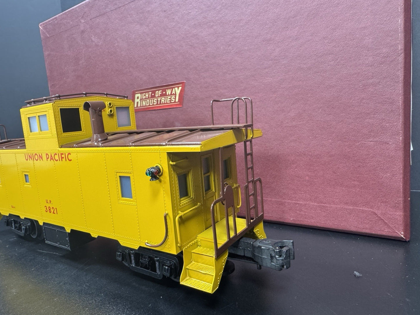 Right-of-Way Ajin 3-rail brass Union Pacific UP smoking caboose #3821 LNIB3