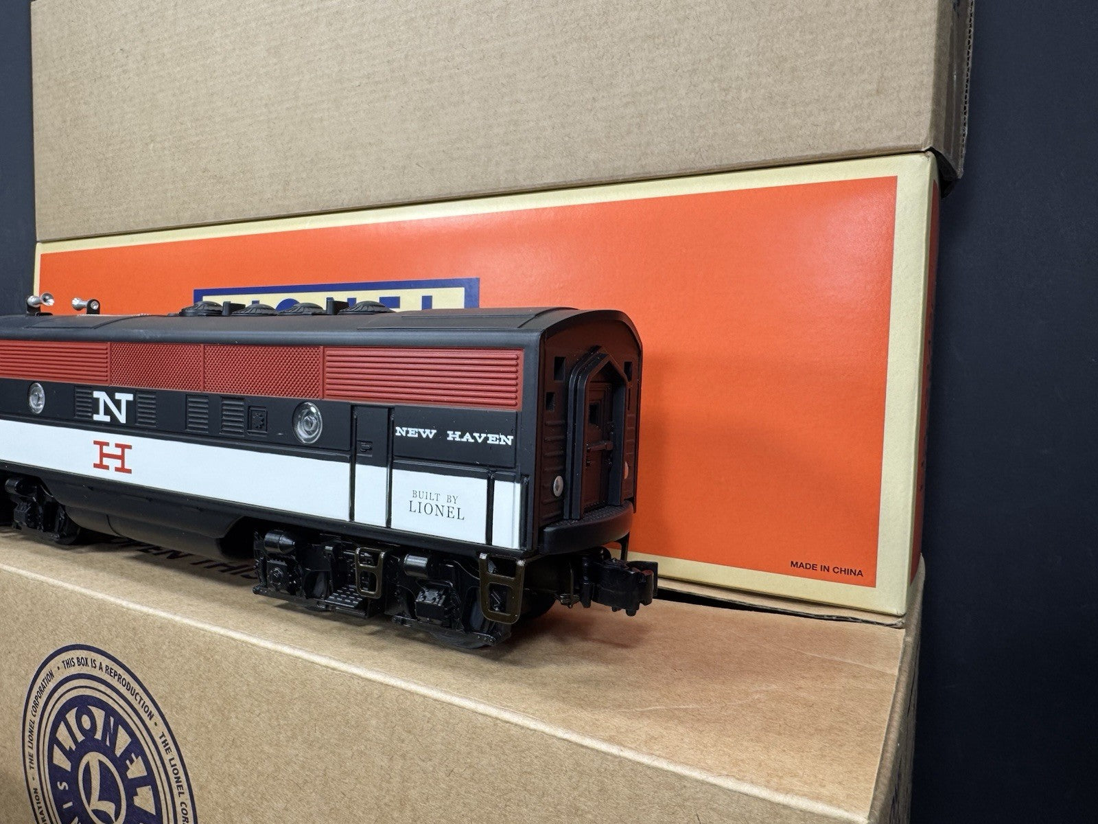 Lionel 6-34559 Archive McGinnis New Haven F-3 diesel AA set #2342 LNIB3
