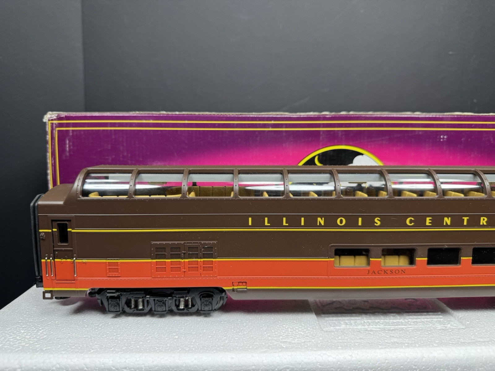MTH 20-67033 Illinois Central IC 70' full-length vista dome passenger car LNIB7