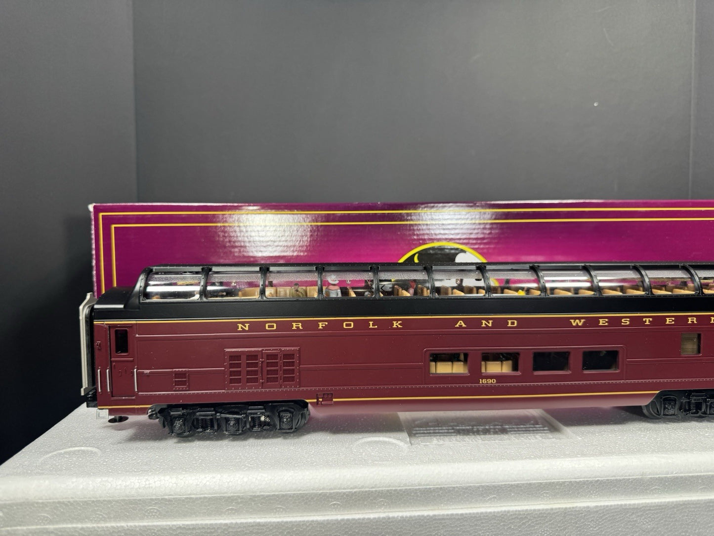 MTH 20-64176 Norfolk & Western N&W 70' full-length vista dome passenger car LNIB2