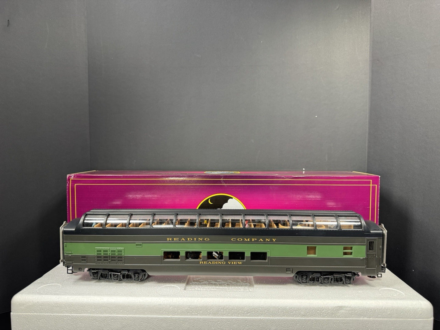 MTH 20-64211 Reading 70' streamlined full-length vista dome passenger car LNIB5