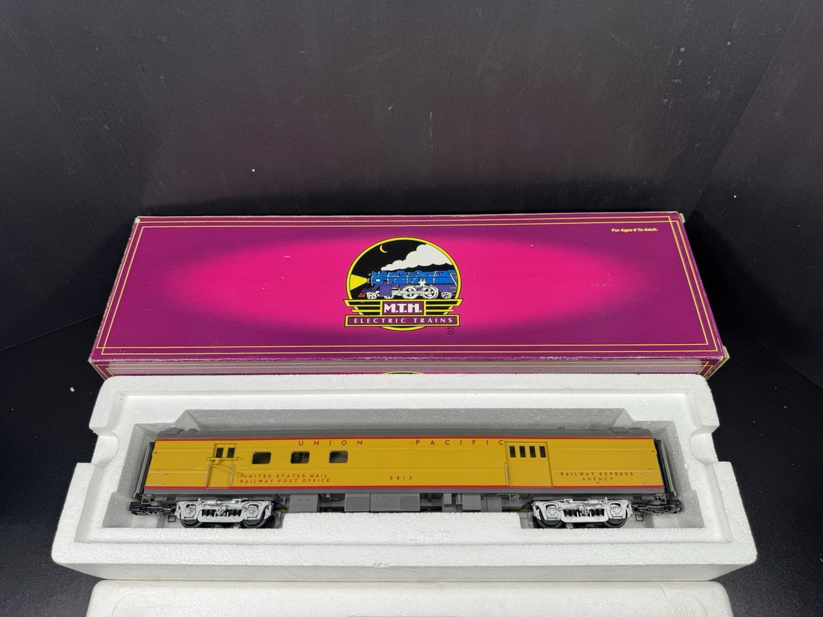 MTH 20-6853 Union Pacific UP 70' streamlined RPO passenger car #5813 EX14