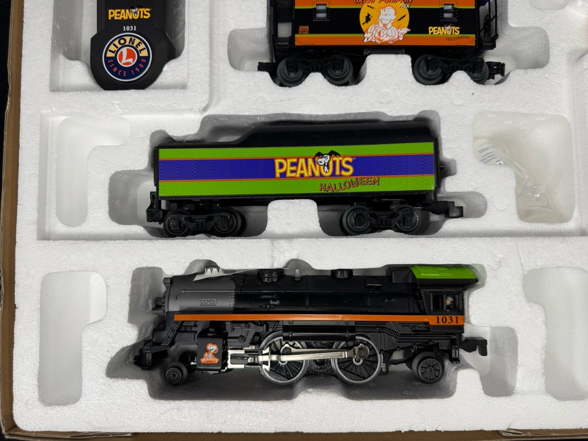 Lionel 6-30214 LionChief Peanuts Halloween ready-to-run train set LNIB2