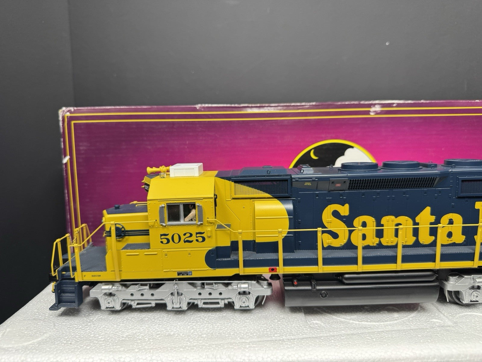 MTH 20-20245-1 Santa Fe SD40-2 diesel engine #5025 PS3 LNIB2