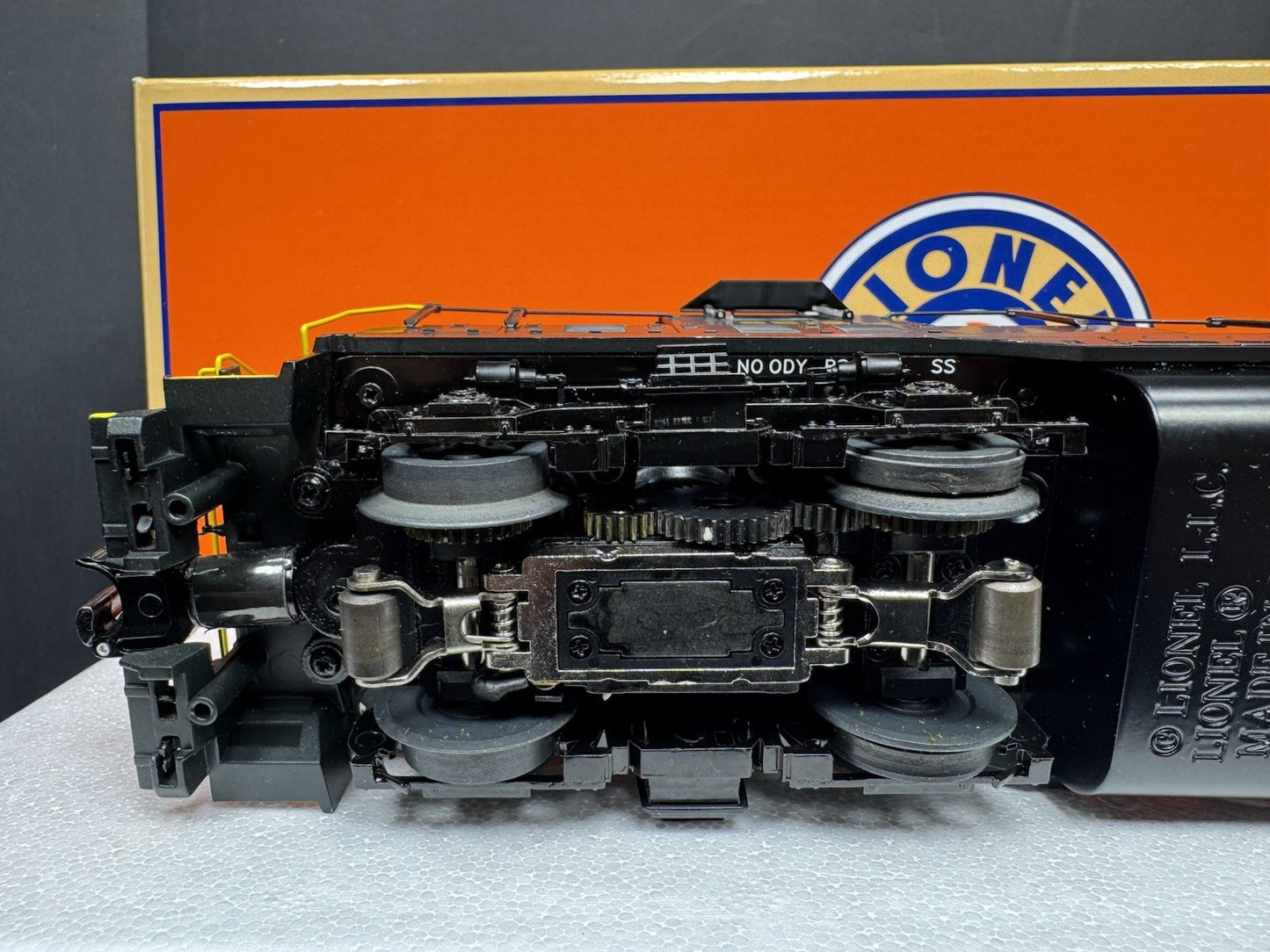Lionel LEGACY 6-28573 Pennsylvania PRR GP7 diesel engine #8512 LNIB11