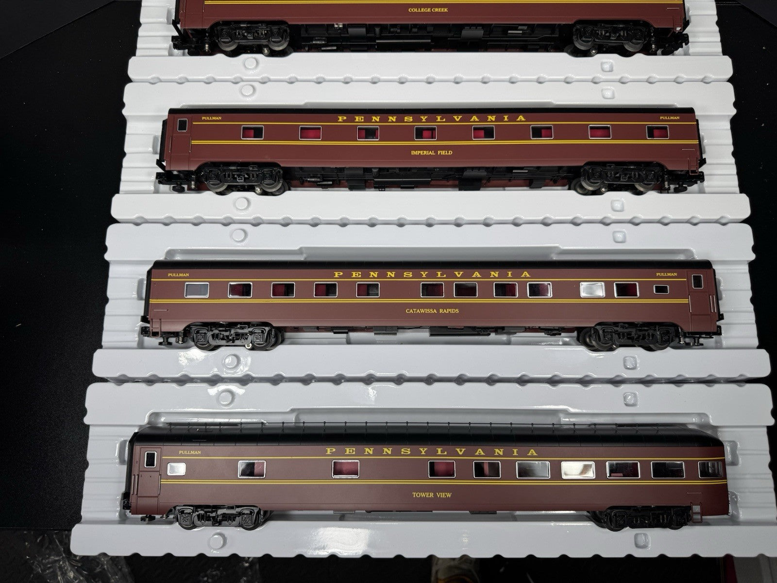 Lionel 6-83022 Pennsylvania PRR Broadway Limited 21" passenger 4-car set LNIB3