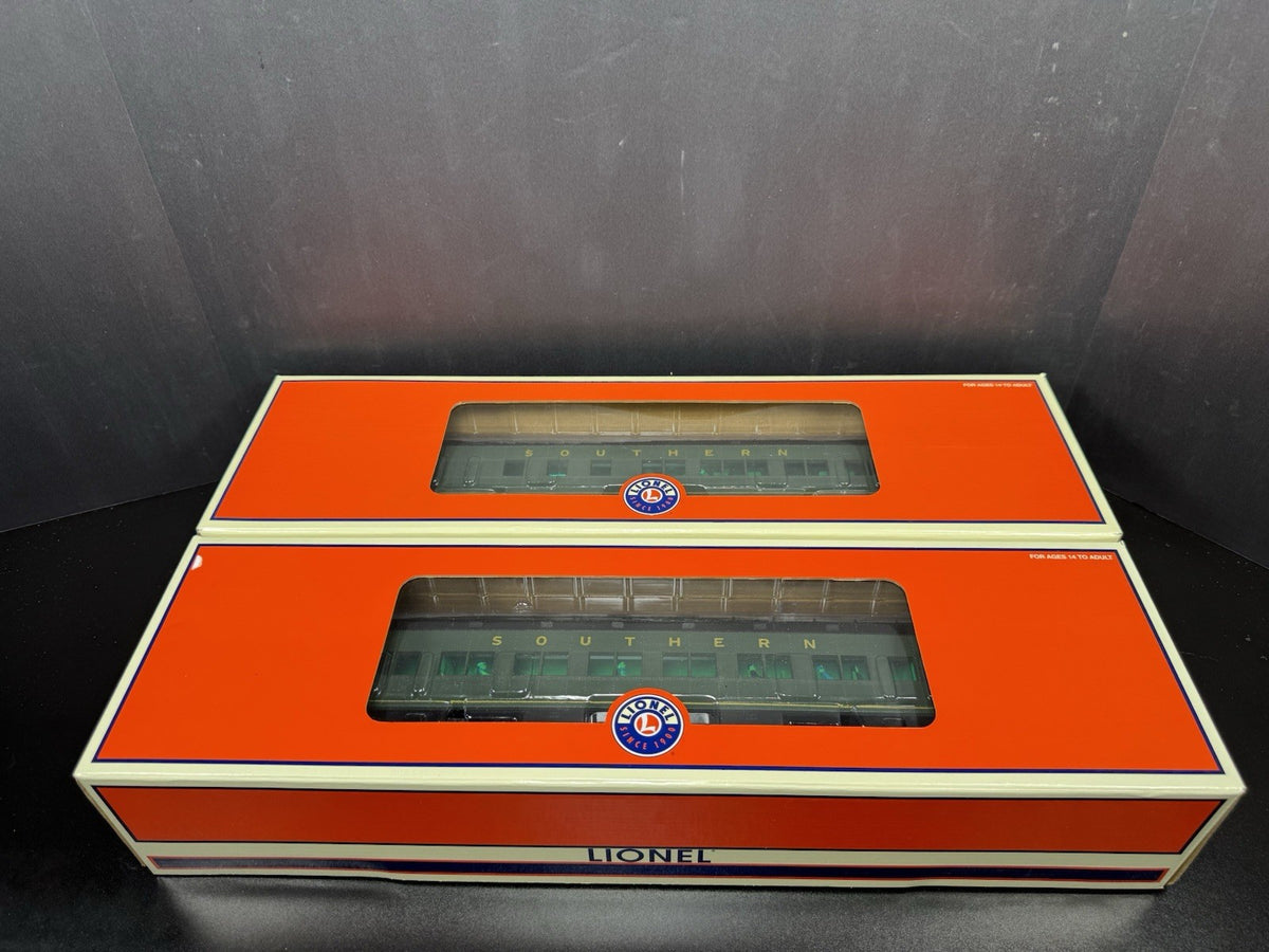 Lionel 1927470 Southern 18" heavyweight combine coach passenger car 2-pack EX9