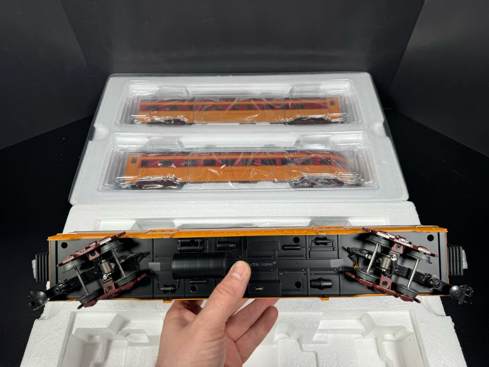 MTH RailKing 30-67859 Milwaukee Road 60’ streamlined passenger 4-car set LNIB5