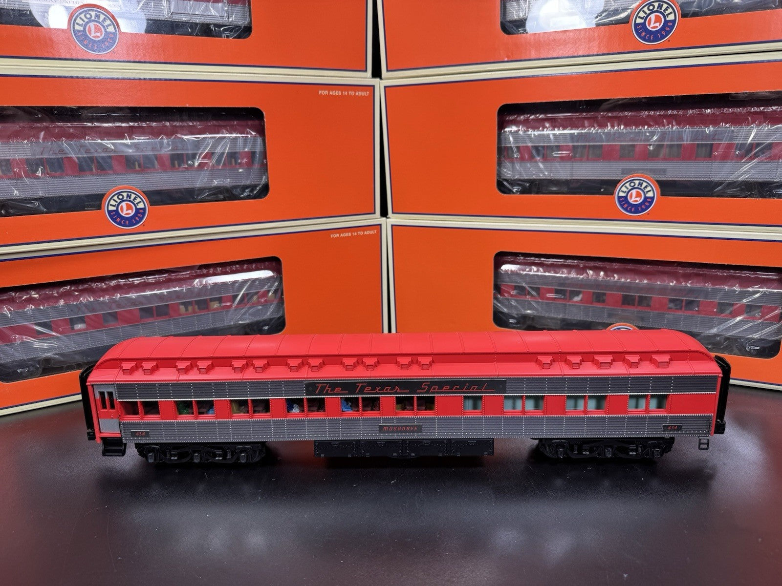 Lionel 2127530 2127540 2127550 2127560 TX Special 18" passenger 7-car set LNIB1