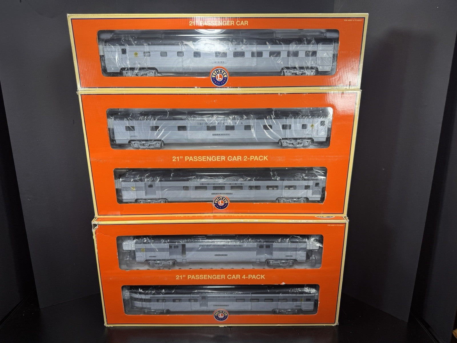 Lionel 6-82558 & 6-82563 & 6-82885 Southern 21" passenger 7-car set LNIB0