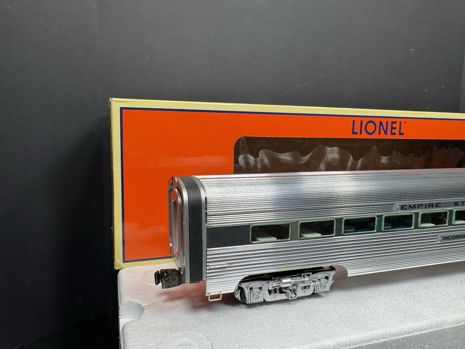 Lionel 6-29181 NYC Empire State Express 18" StationSounds diner car LNIB1