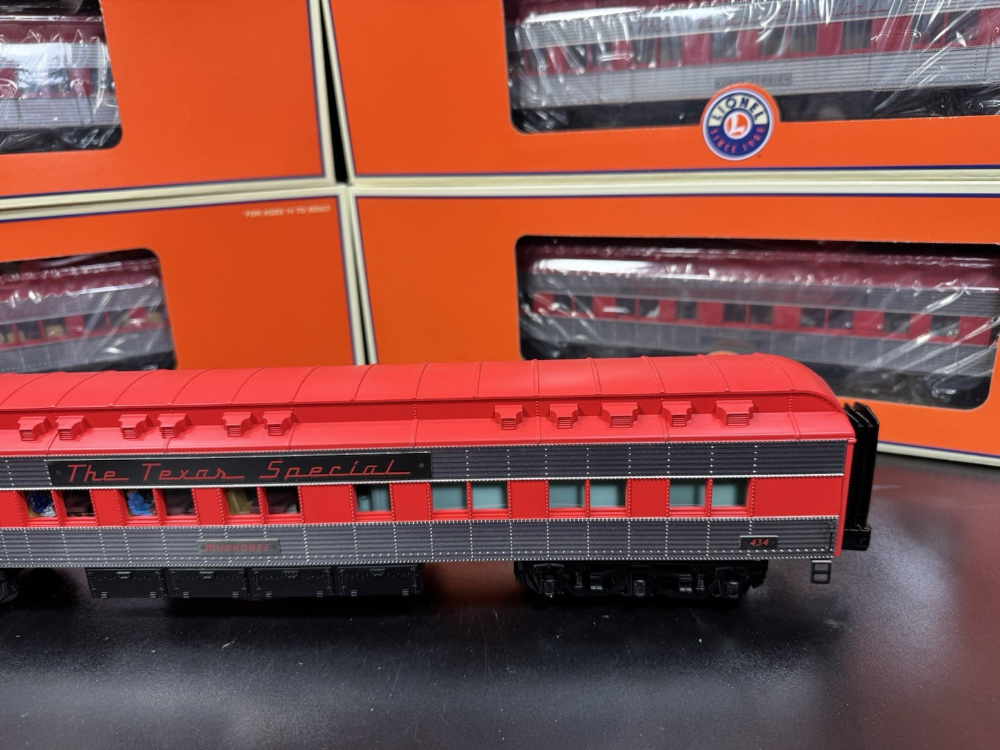 Lionel 2127530 2127540 2127550 2127560 TX Special 18" passenger 7-car set LNIB4