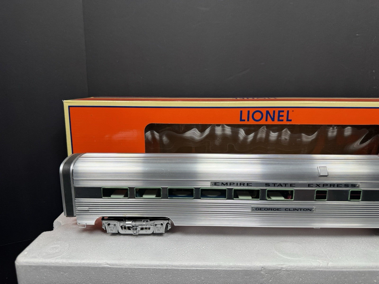 Lionel 6-29181 NYC Empire State Express 18" StationSounds diner car LNIB2