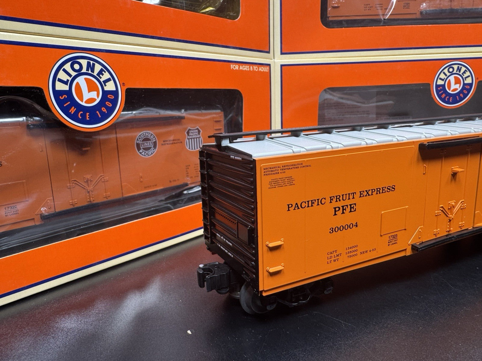 Lionel 6-17319 Pacific Fruit Express PFE orange reefer car 6-pack LNIB5