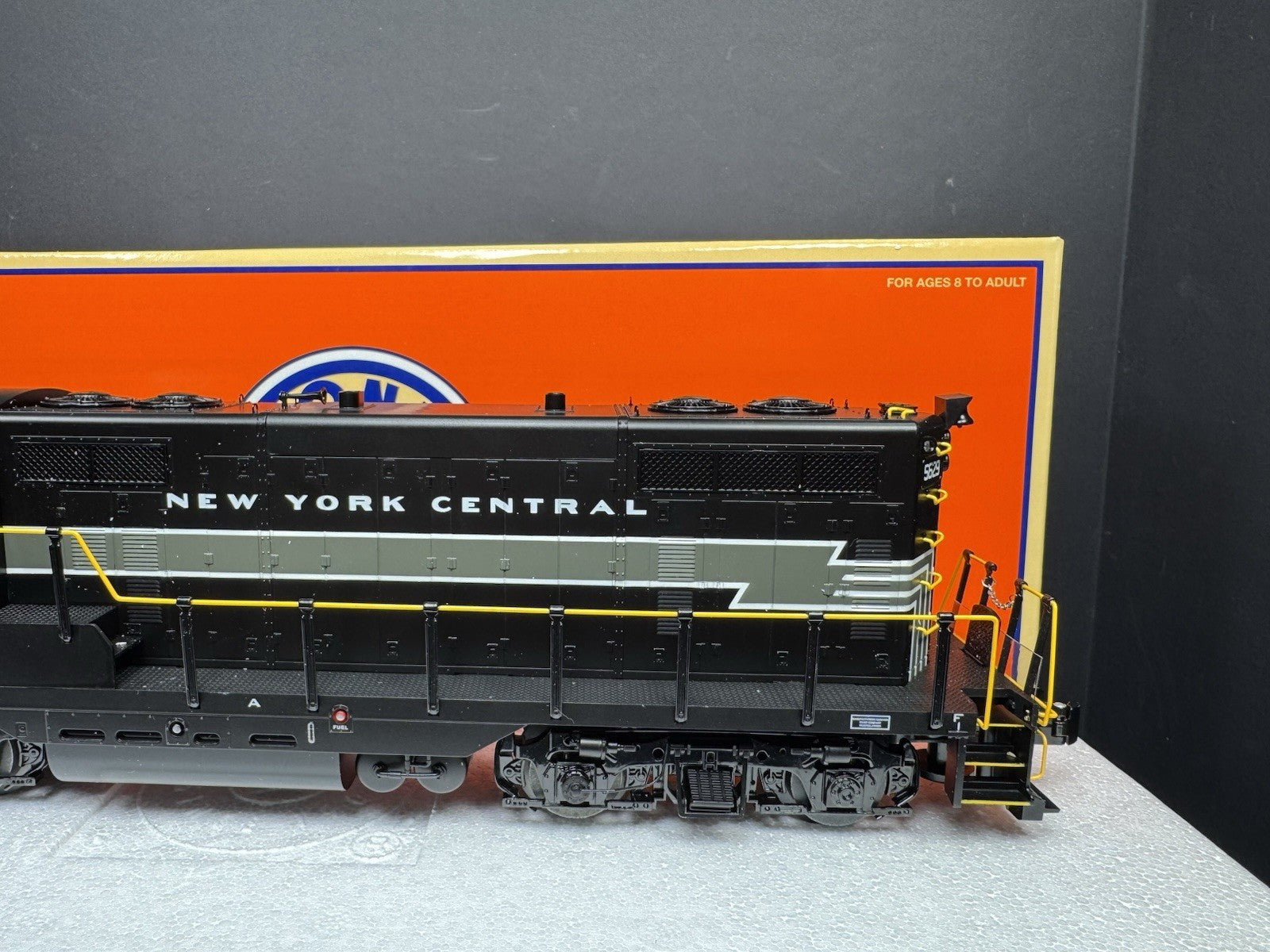 Lionel 6-28562 New York Central NYC GP-7 nonpowered diesel engine #5629 LNIB2