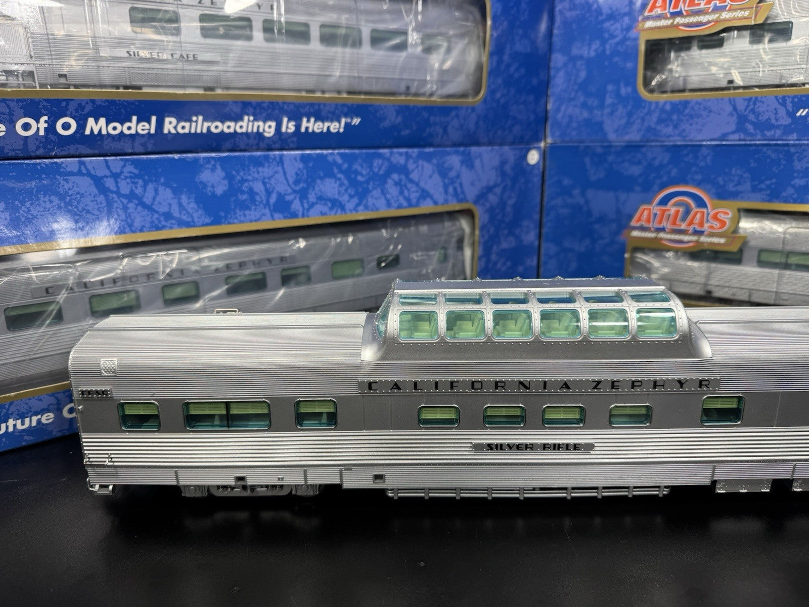 Atlas O 2-rail CB&Q California Zephyr 21" passenger 8-car set LNIB3
