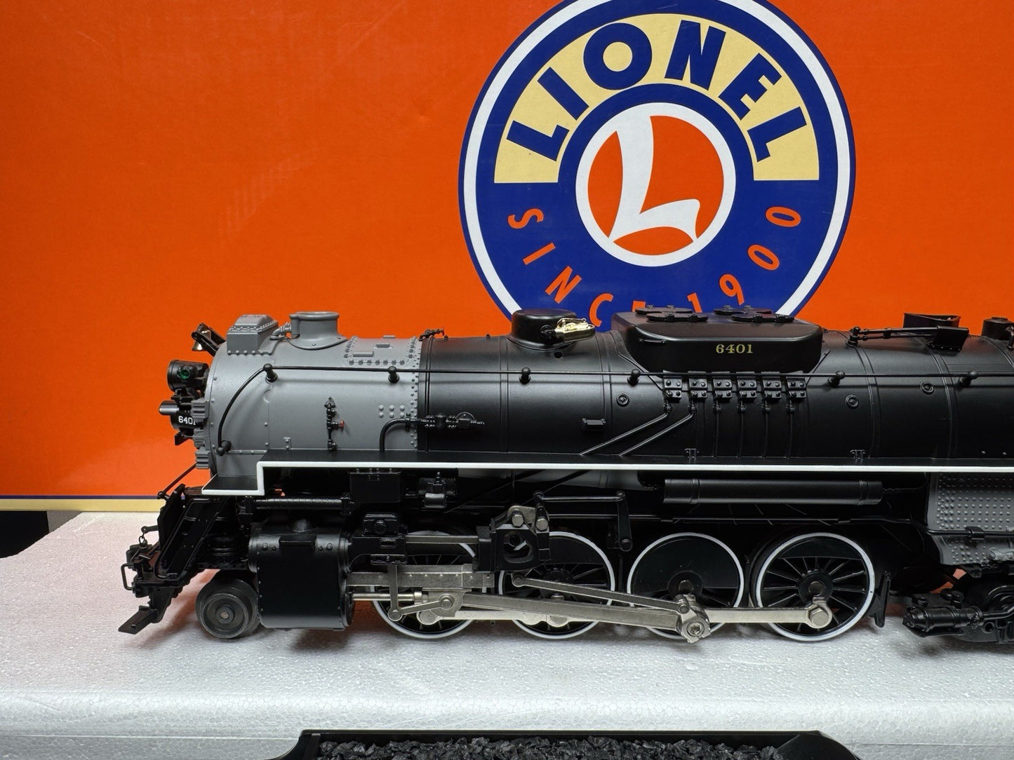 Lionel LEGACY 6-84690 Wheeling & Lake Erie Berkshire steam engine #6401 LNIB2