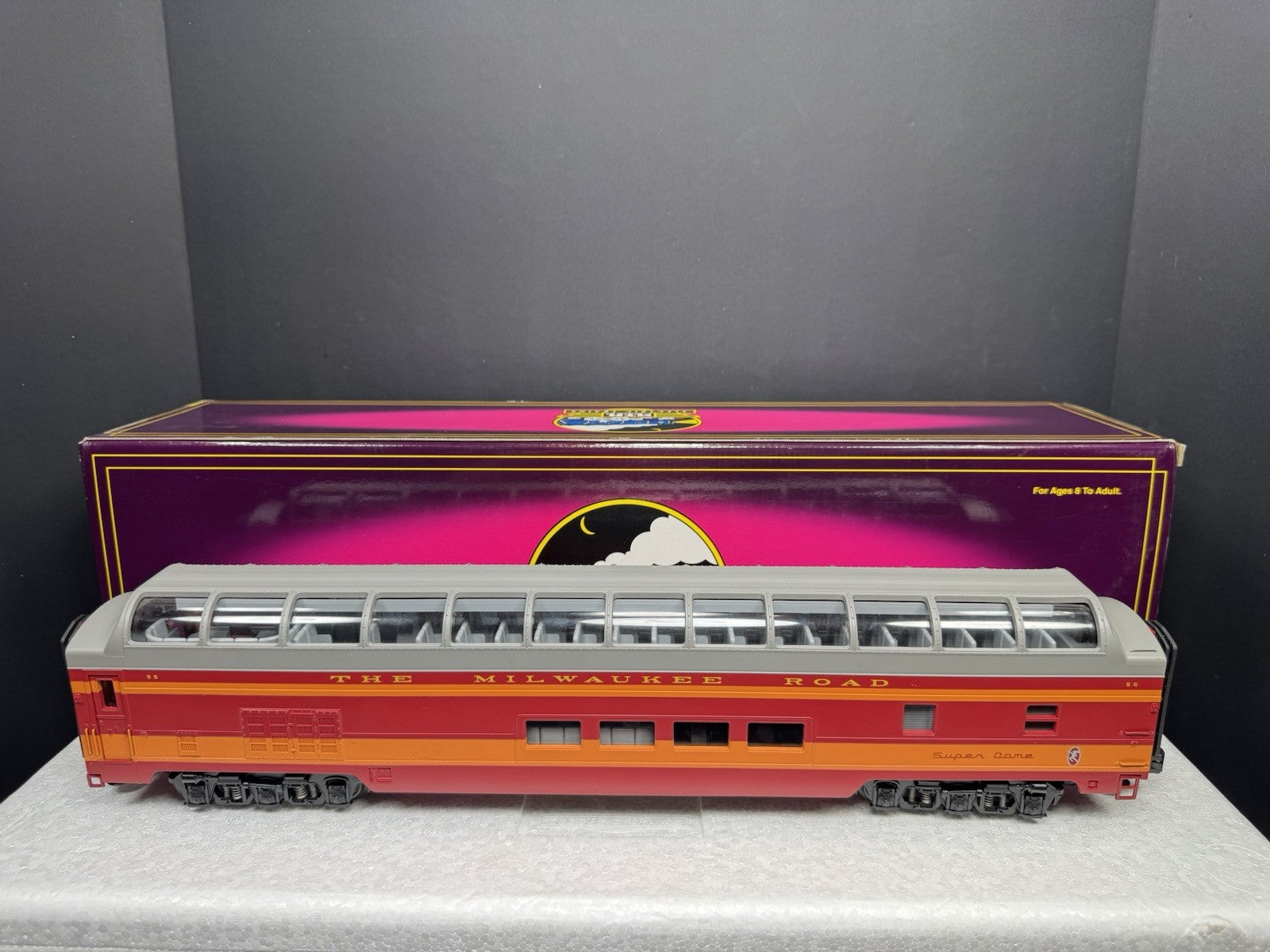 MTH 20-6772 Milwaukee Road 70' full-length vista dome passenger car LNIB2