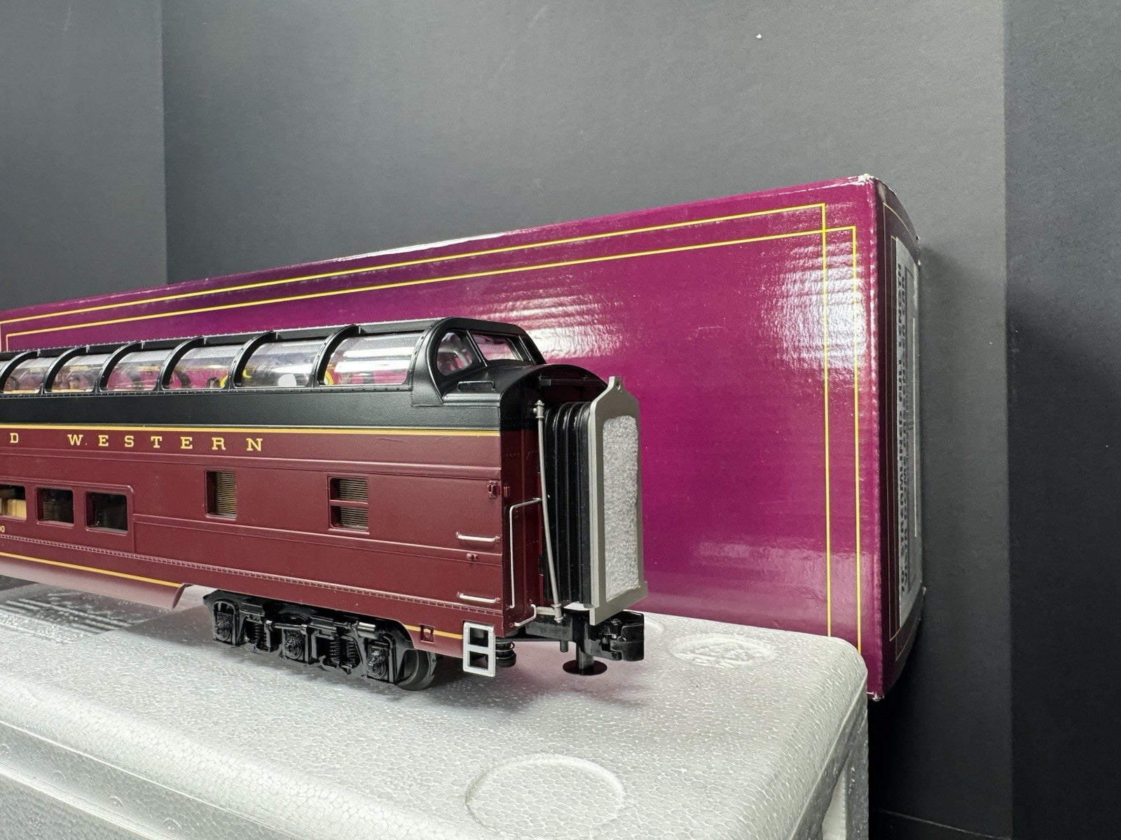 MTH 20-64176 Norfolk & Western N&W 70' full-length vista dome passenger car LNIB4