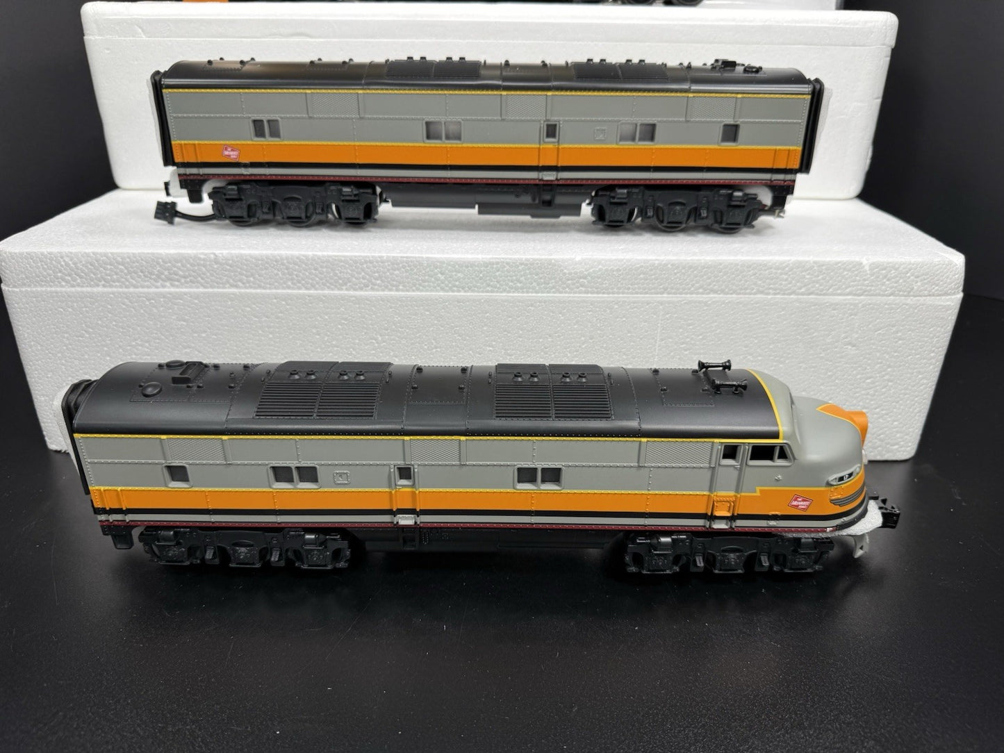 MTH RailKing 30-2488-1 Milwaukee Road E-3 diesel engine ABA set PS 2.0 BCR NIB4