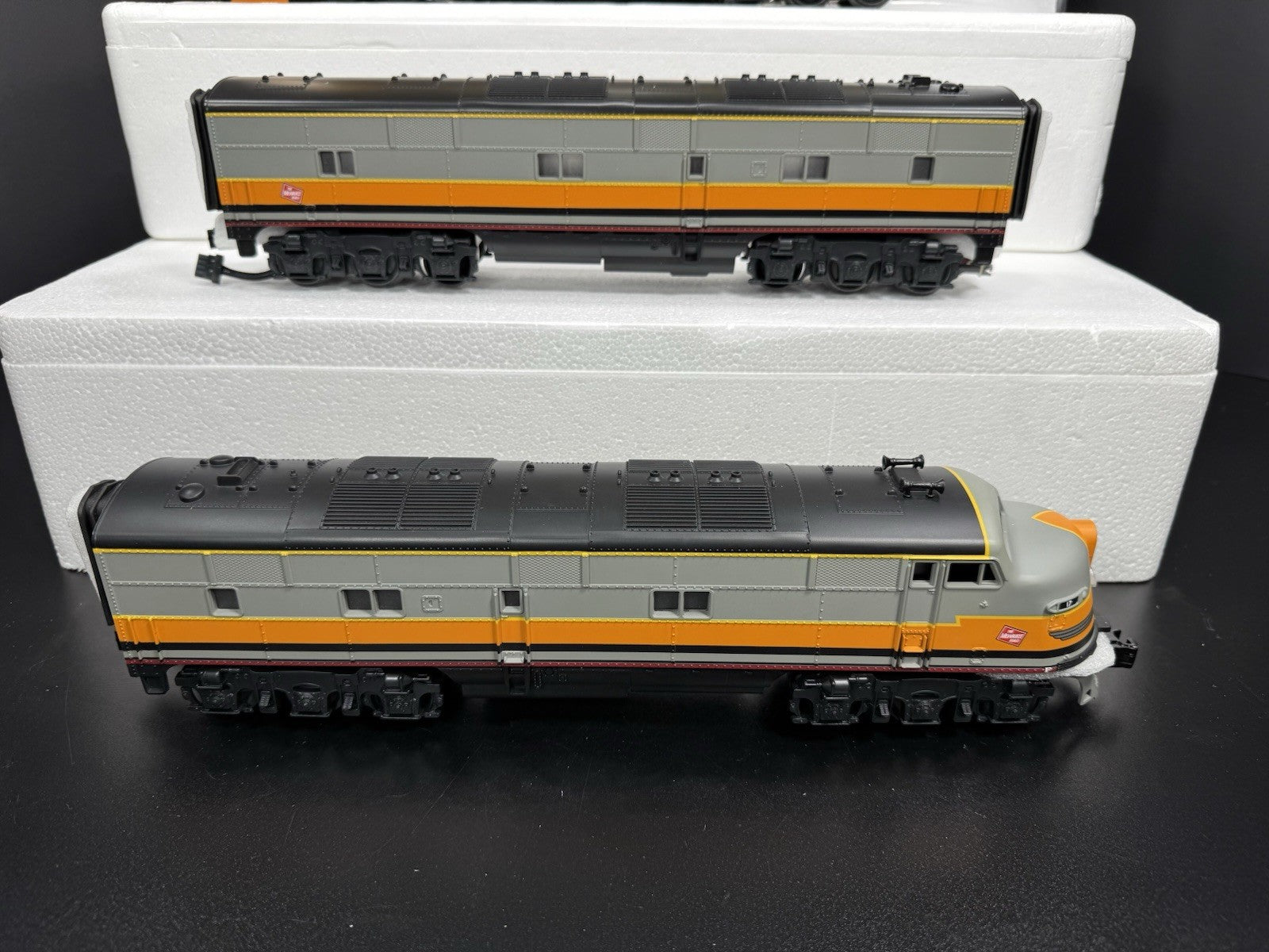 MTH RailKing 30-2488-1 Milwaukee Road E-3 diesel engine ABA set PS 2.0 BCR NIB4