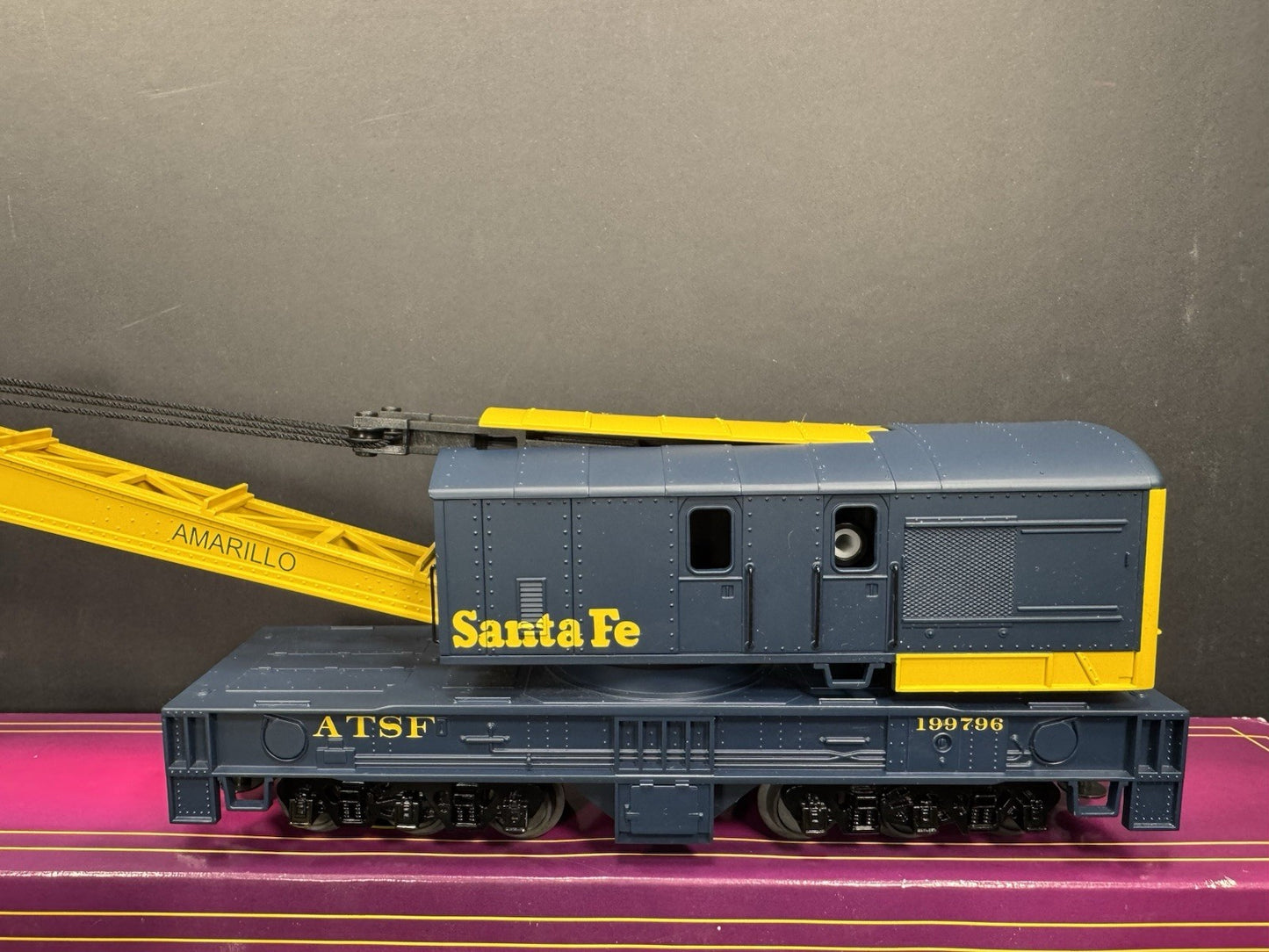 MTH 2098237 2098239 Santa Fe SF operating crane & boom tender set LNIB2