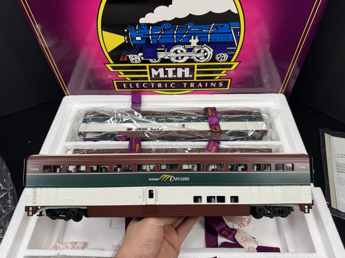 MTH 20-6578 Amtrak Northwest Cascades SuperLiner coach 4-car set NIB4