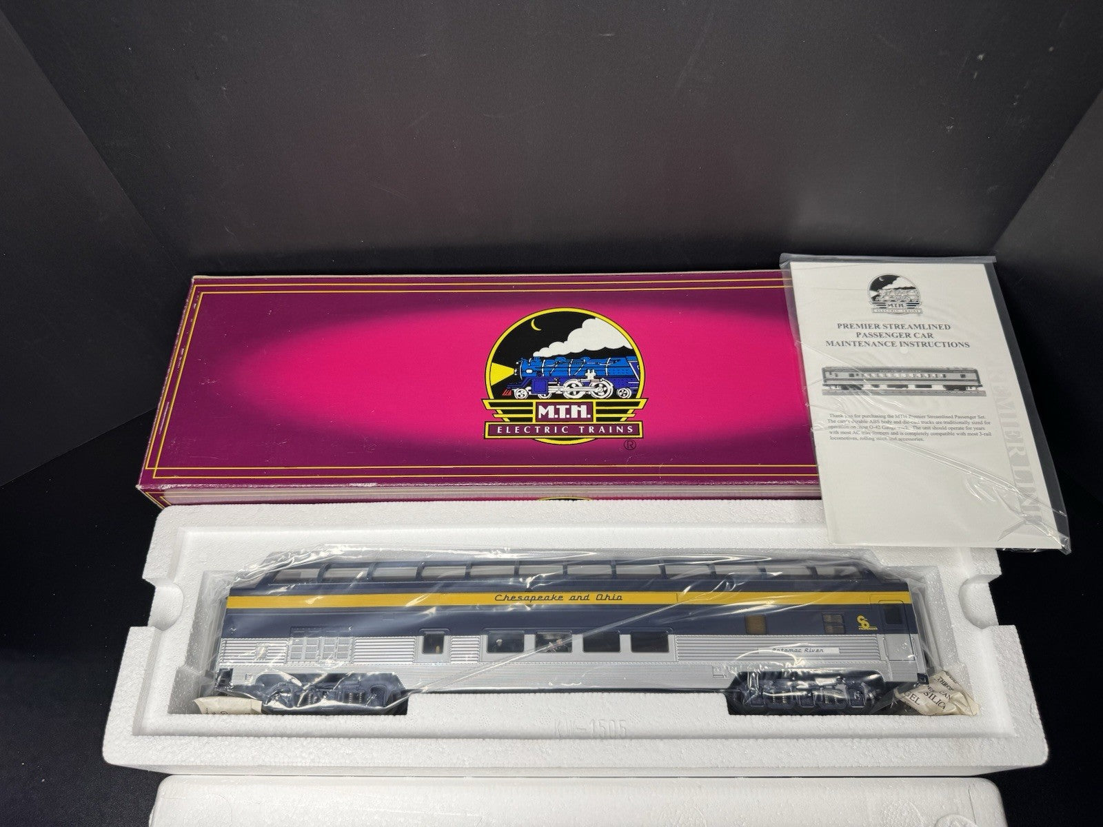 MTH 20-67073 Chesapeake & Ohio C&O 70' full-length vista dome passenger car LNIB9