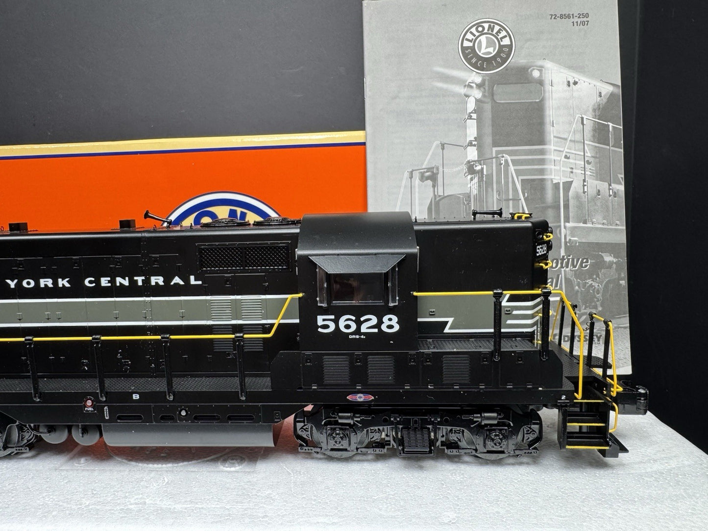 Lionel LEGACY 6-28561 New York Central NYC GP-7 diesel engine #5628 LNIB8