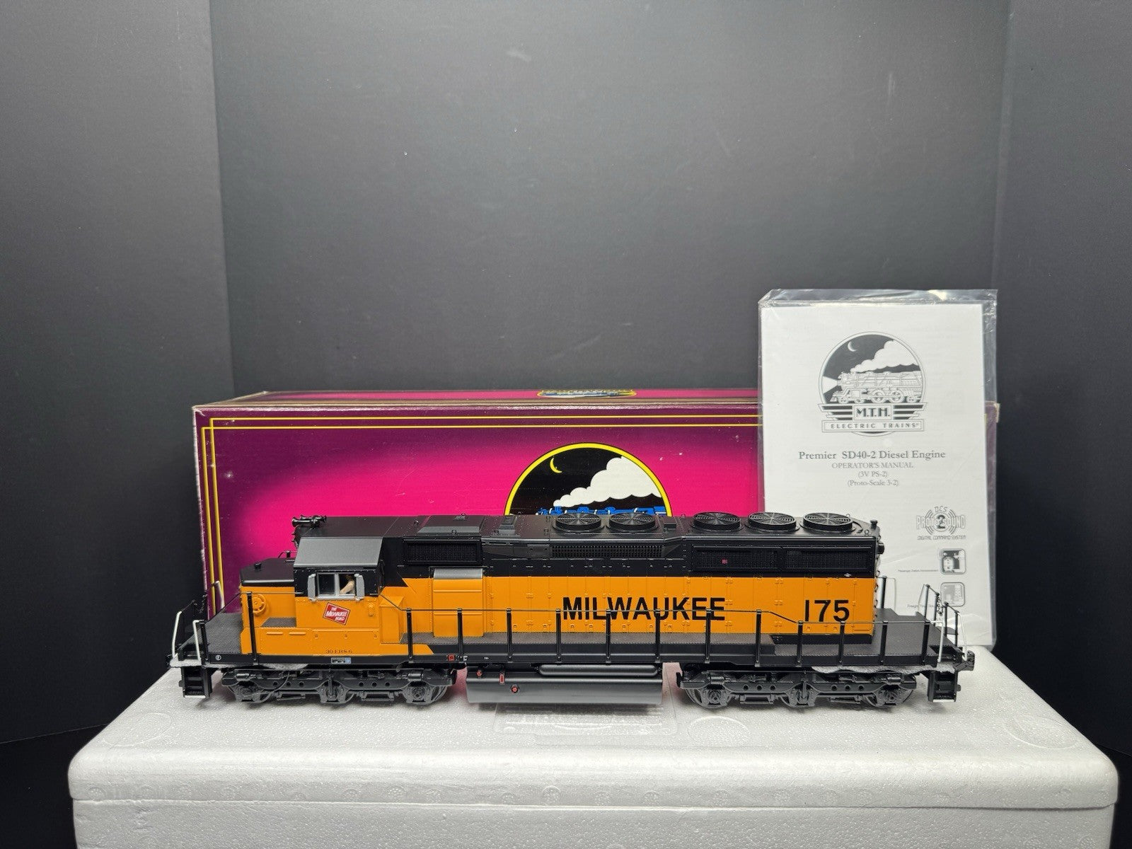 MTH 20-2668-1 Milwaukee Road SD40-2 diesel engine #175 PS2 BCR LNIB0
