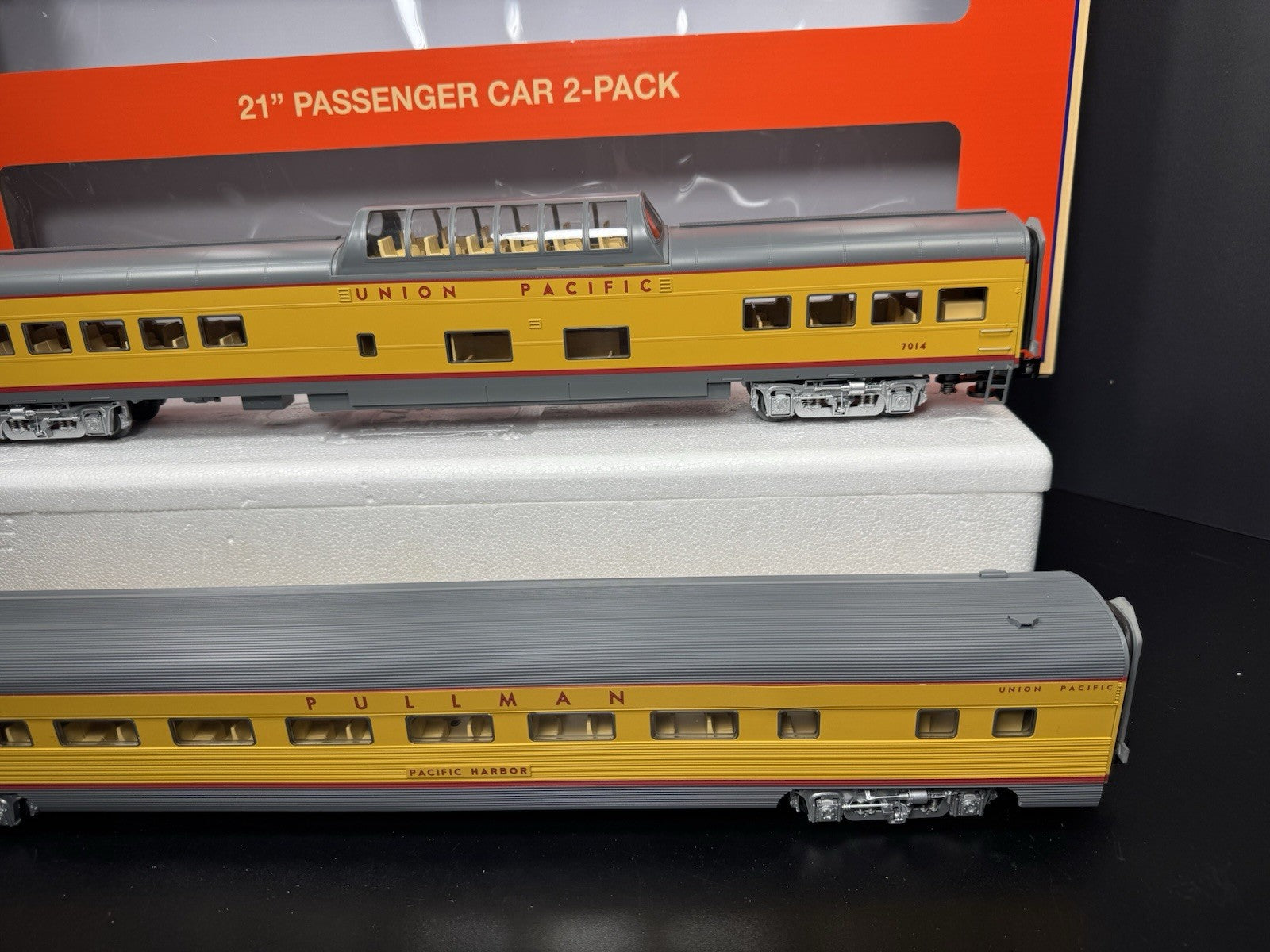 Lionel 1927070 Union Pacific UP 21" excursion 2-car expansion set LNIB8