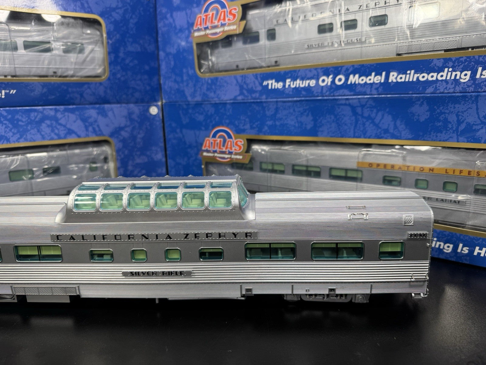 Atlas O 2-rail CB&Q California Zephyr 21" passenger 8-car set LNIB9