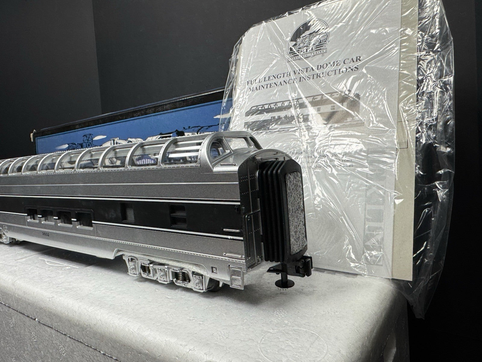 MTH 20-80004F BNSF 70' full-length vista dome passenger car #3602 LNIB7