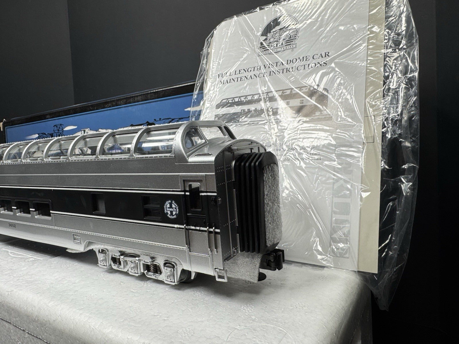 MTH 20-80004F BNSF 70' full-length vista dome passenger car #3602 LNIB3