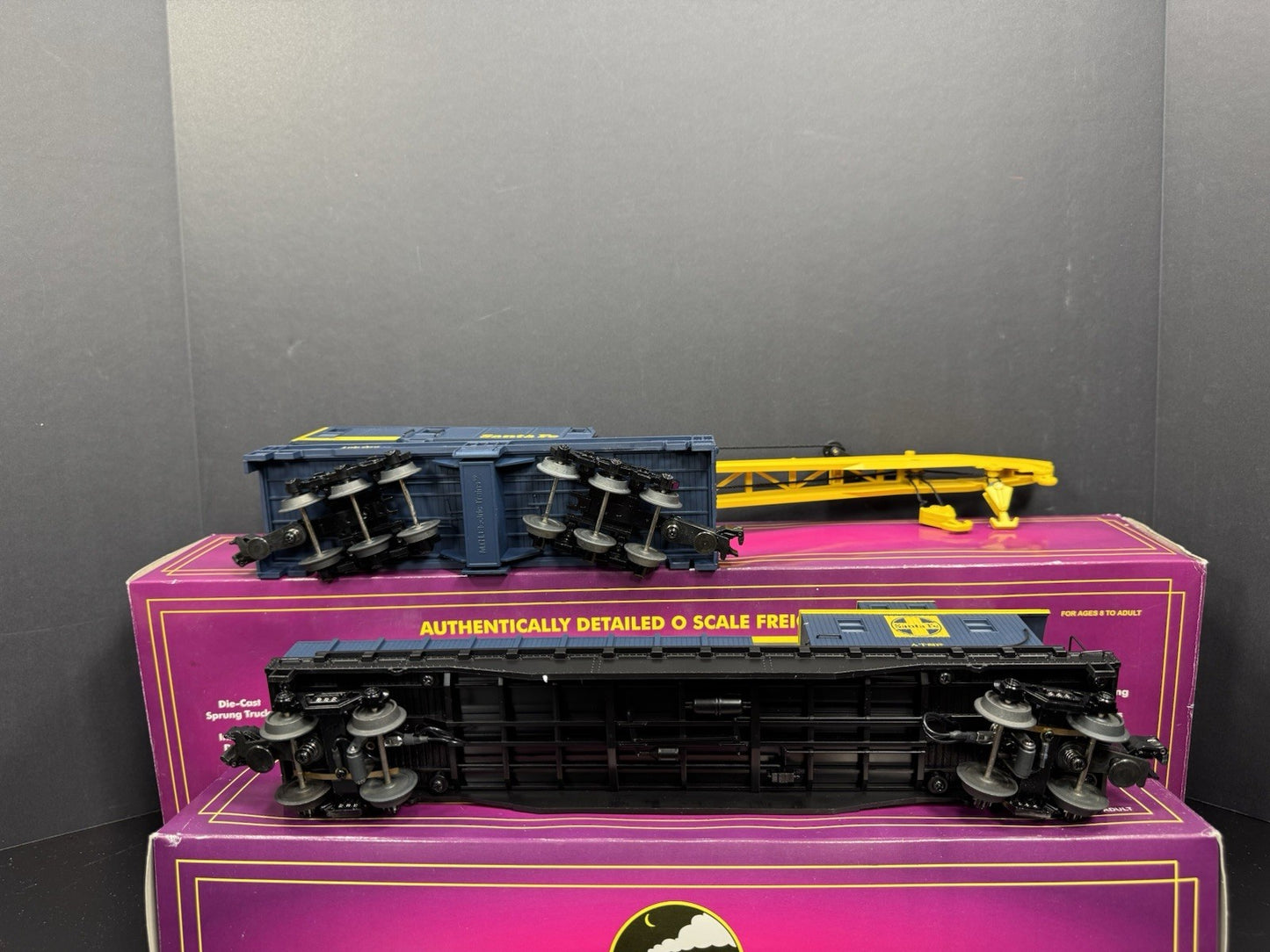 MTH 2098237 2098239 Santa Fe SF operating crane & boom tender set LNIB12