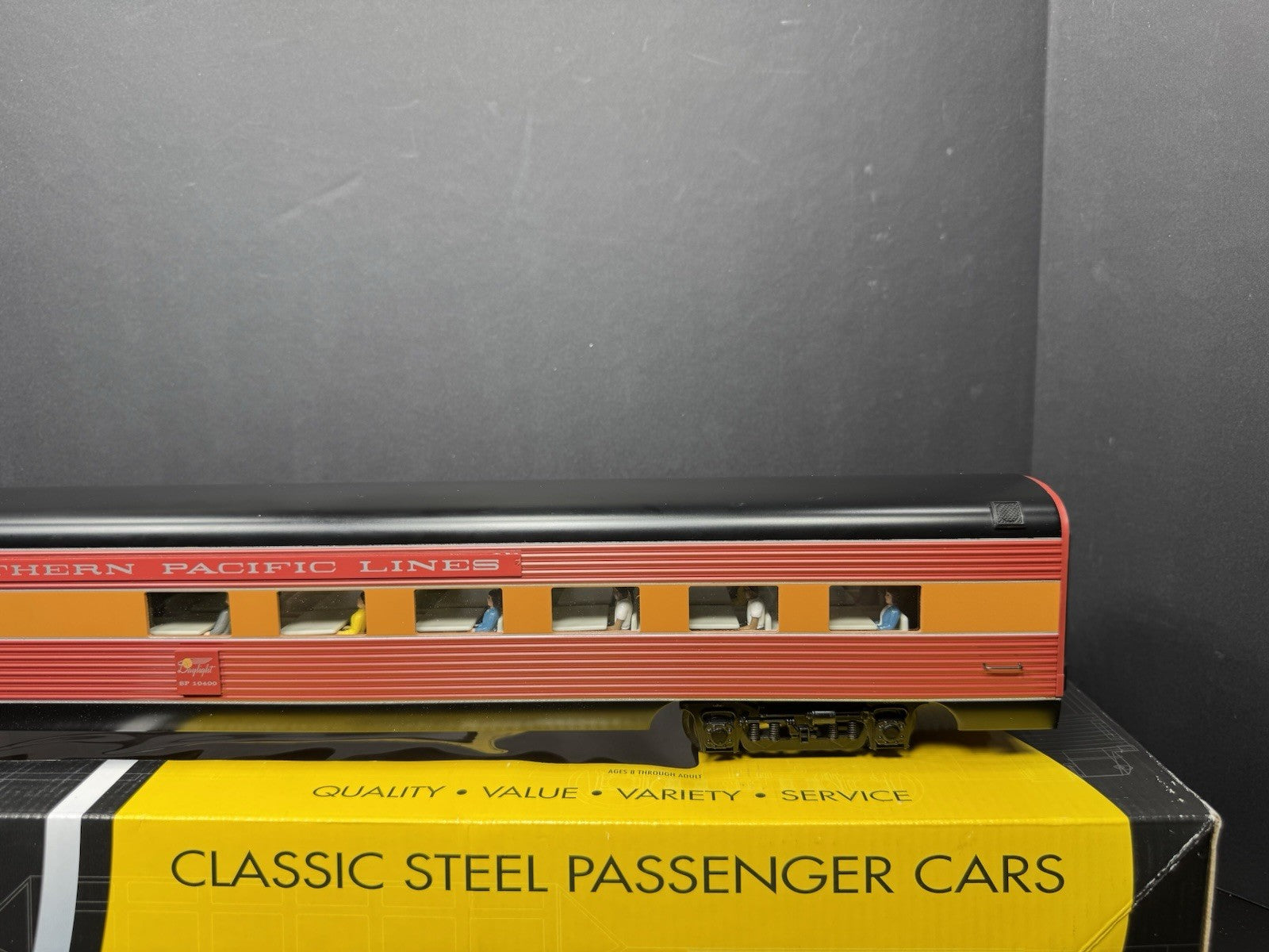 K-Line K4688-41040 Southern Pacific 21" aluminum coffee lounge car #10400 LNIB3