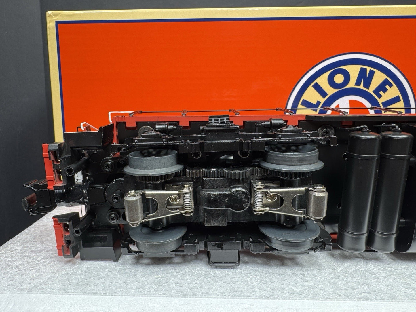 Lionel LEGACY 2433381 Minneapolis & St Louis GP9 diesel engine #702 LNIB11