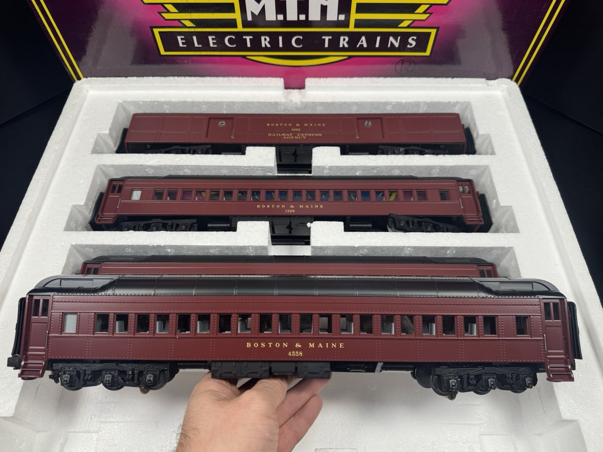 MTH 20-4027 Boston & Maine B&M 70' Madison passenger 5-car set EX3