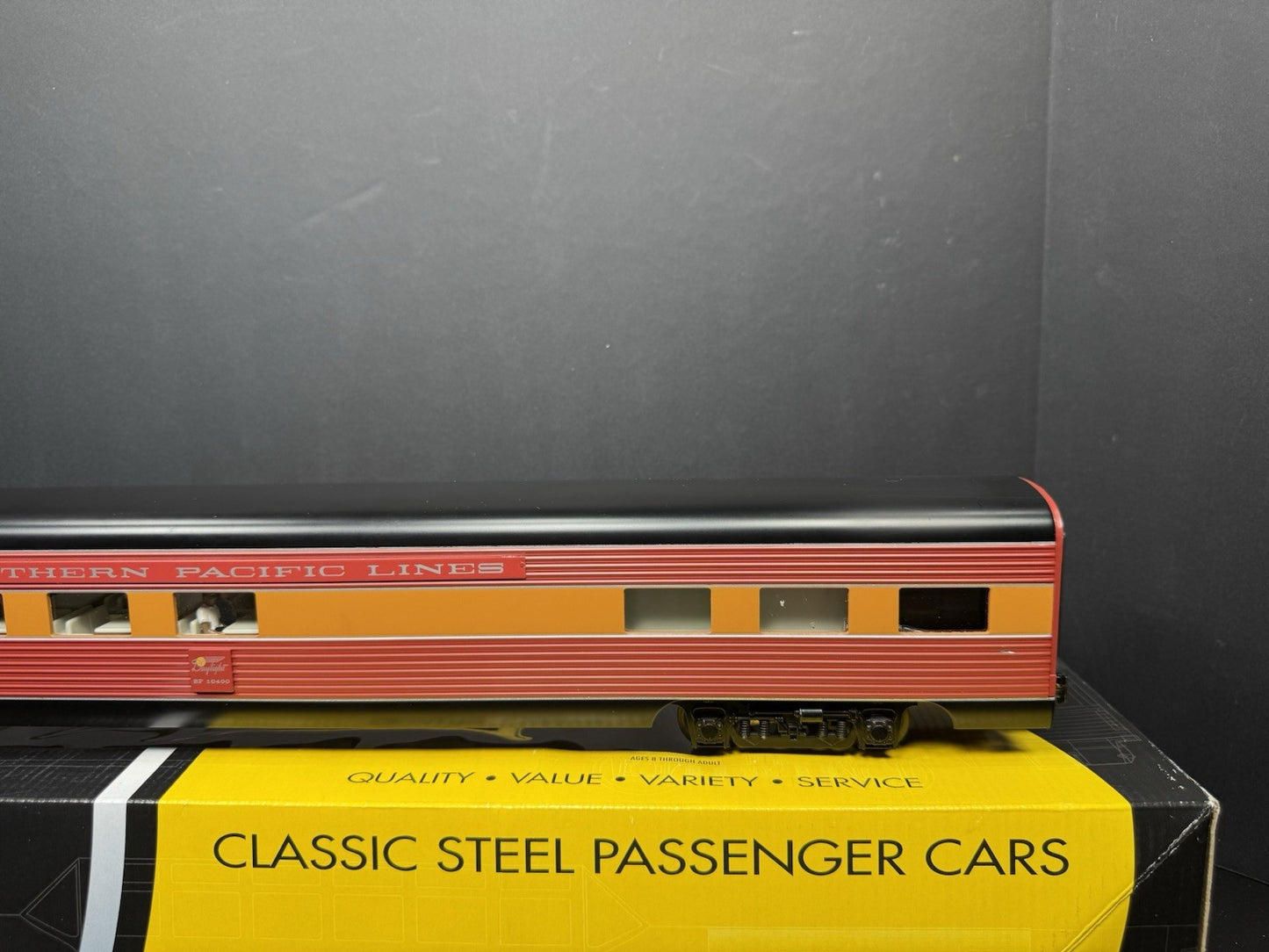 K-Line K4688-41040 Southern Pacific 21" aluminum coffee lounge car #10400 LNIB8