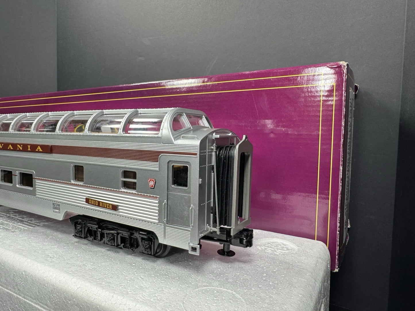 MTH 20-64066 Pennsylvania PRR 70' full vista dome passenger car LNIB4