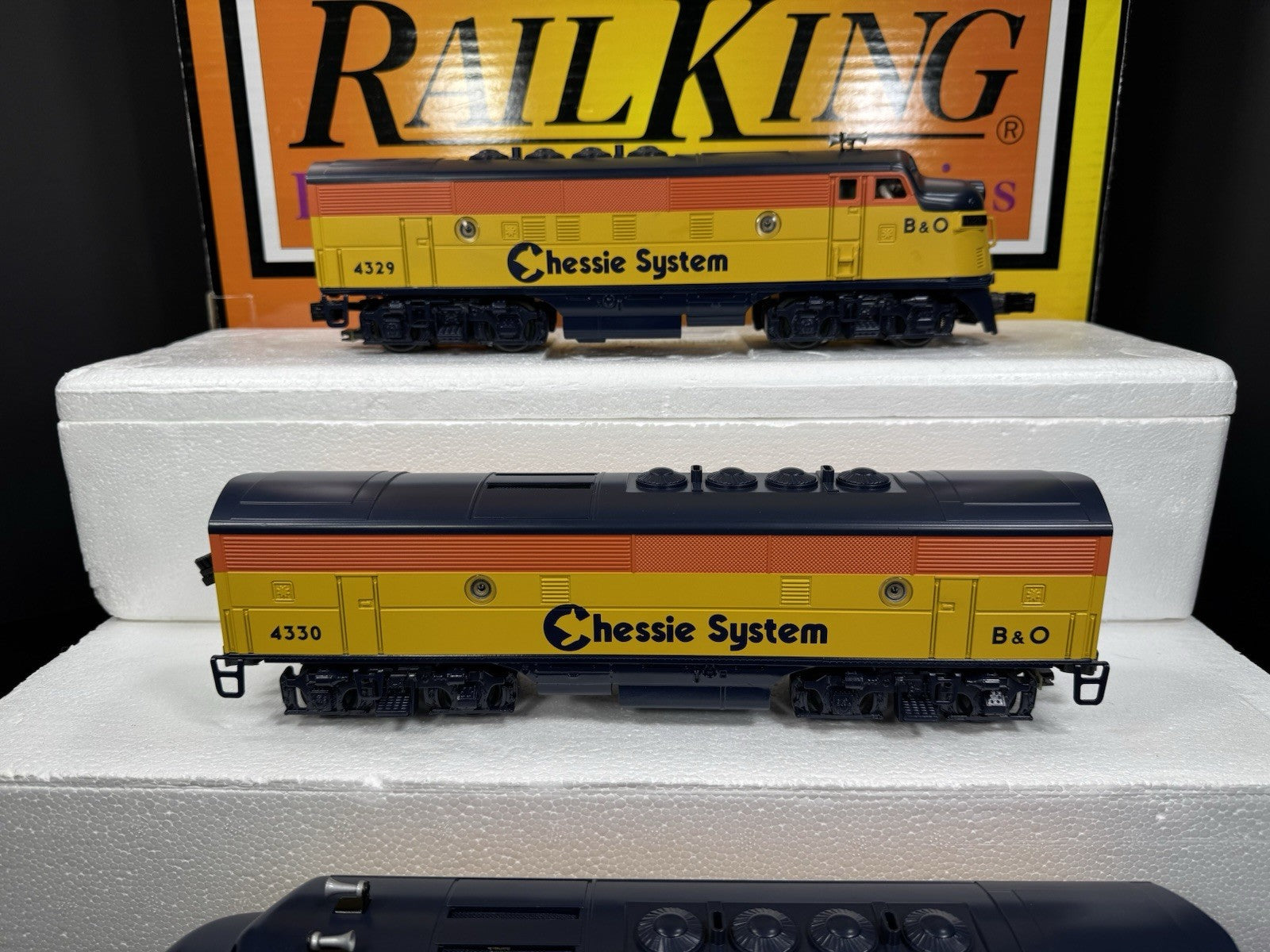 MTH RailKing 30-2716-1 B&O Chessie System F-3 diesel engine ABA set PS2 BCR2