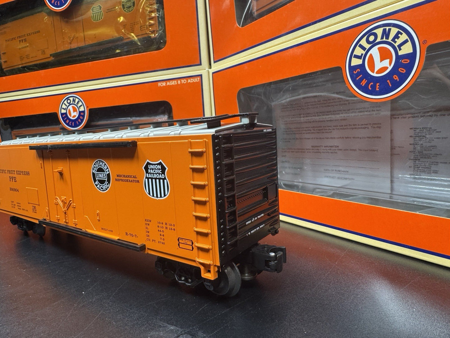 Lionel 6-17319 Pacific Fruit Express PFE orange reefer car 6-pack LNIB3