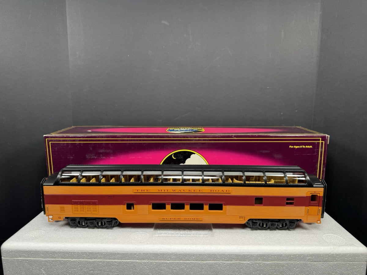 MTH 20-67025 Milwaukee Road 70' full-length vista dome passenger car LNIB5