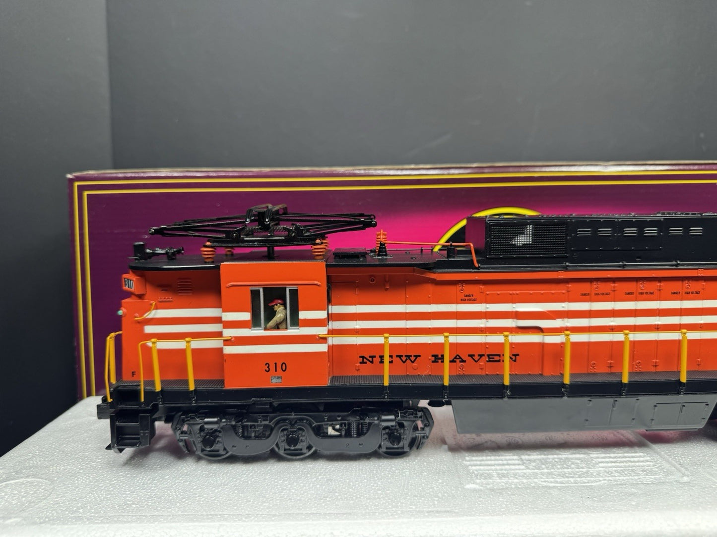 MTH 20-5601-1 New Haven NH E33 electric engine #310 PS2 BCR LNIB2