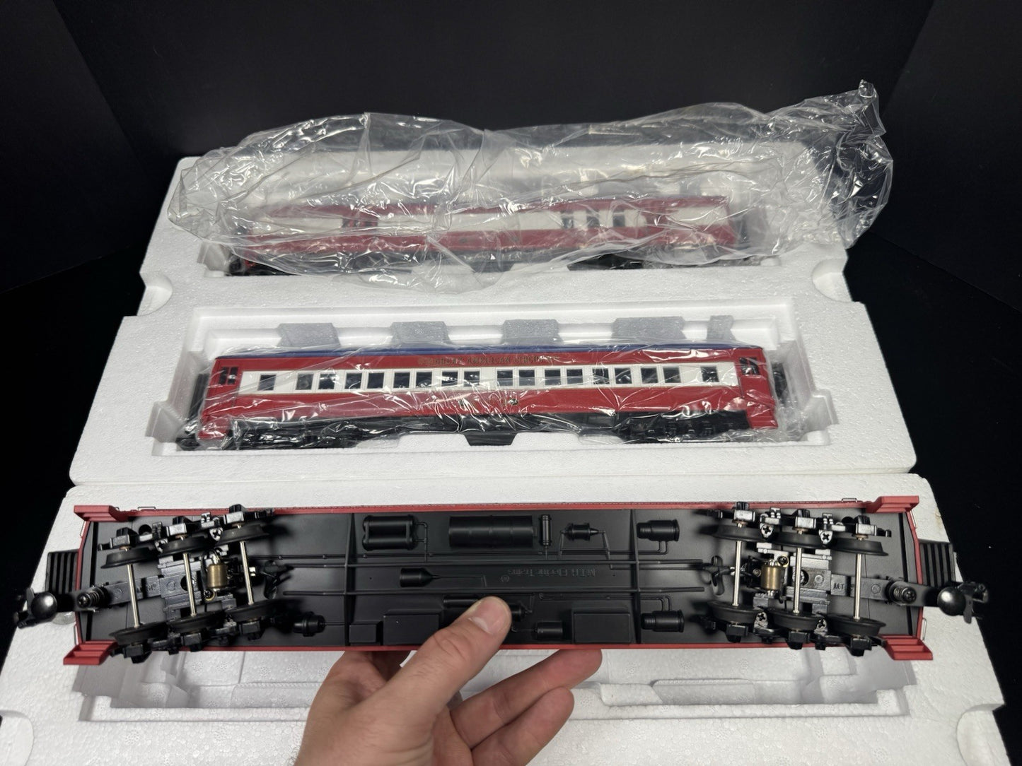 MTH RailKing 30-6940 Circus 60' Madison passenger 4-car set LNIB5